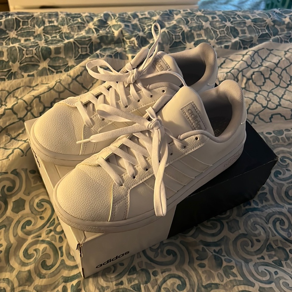 Adidas Grand Court Shoe